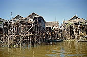 Tonle Sap - Kampong Phluk floating village - stilted houses